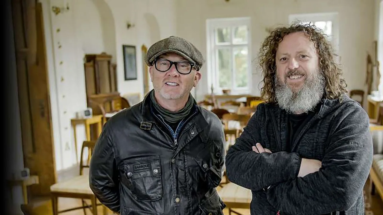Salvage Hunters artwork